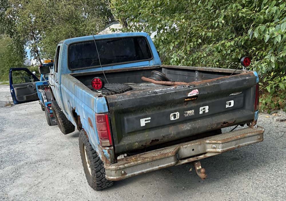 Surrey Scrap Cars 1980 Ford truck